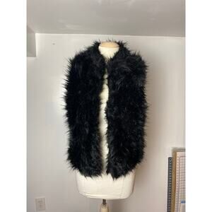 Forever 21 Black Faux Fur 2 clasp Vest Women's Size L